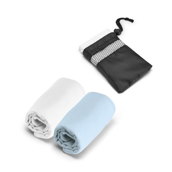 TRAVIS. Microvezel sporthanddoek met 190T zakje (210 g/m²)